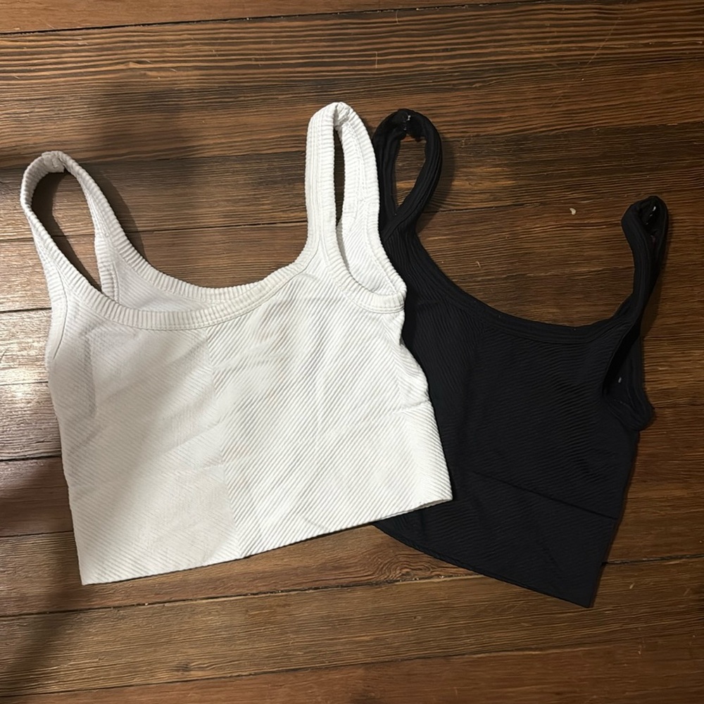 Stylish Cropped Women's Tank Tops - White and Black